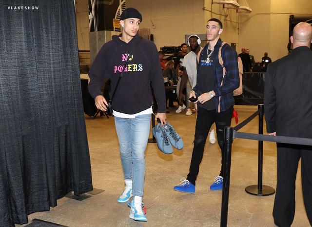 只差一个人 只差一个人